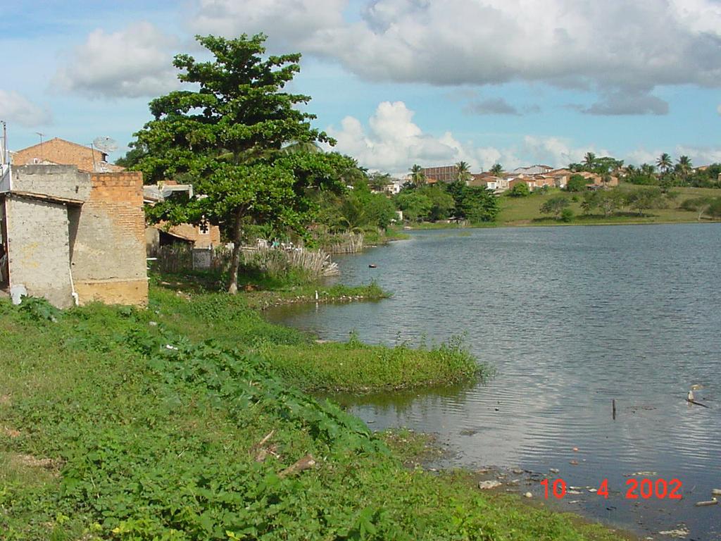 O riacho Campo Grande, afluente da margem esquerda do riacho Jacaré, possui minadouros perenes com a formação de poços, possuindo suas margens árvores de grande porte como mangueiras, goiabeiras e