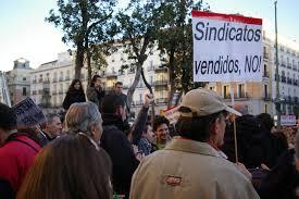 Entre as condicións que contemplan os convenios colectivos, atópanse a duración da xornada laboral, os salarios, vacacións ou licenzas, entre outros. Representantes dos traballadores: Sindicatos.