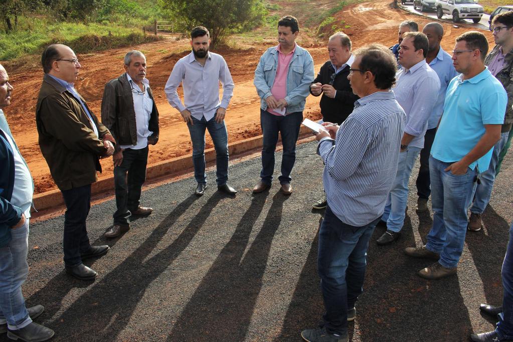 Segunda-feira, 10 de julho de 2017 Ano I Edição nº 10 Página 1 de 5 Ponte do Quinta das Aroeiras é liberada para trânsito Na última sexta-feira, dia 7 de junho, o prefeito Fernando Cunha, acompanhado