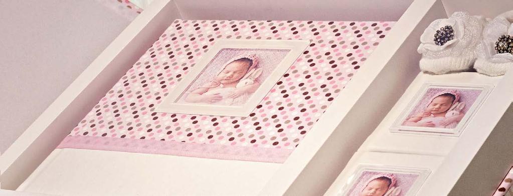 Kit Baby Um kit especial para Ensaio Newborn onde é possível montar um combinado de álbum + estojo e no espaço interno acomodar outras lembranças do