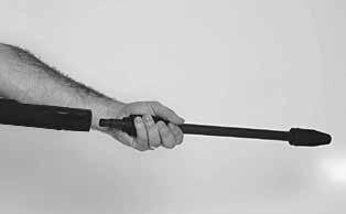 concentrado leque 09 Conecte o extensor à pistola e rosqueie até travar 10 Girando a ponta da lança, é possível trabalhar com o jato leque ou o jato concentrado.