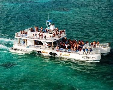 Zi libera dedicata relaxarii, plajei sau optional, plimbare de-a lungul tarmurilor din Punta Cana, la bordul catamaranului Caribbean Festival, prilej de a va bucura de lumea subacvatica, de a face