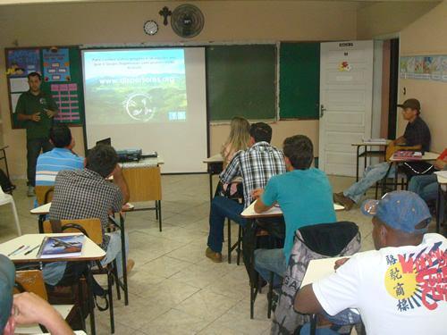 equipes, cerca de 240 participantes.