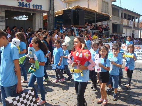 Alunos do Bairro Estão Dias visitam a Usina de Triagem 19 de Setembro de 2014 No dia 19,