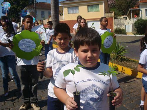 Usina de Triagem de Materiais Recicláveis de Brazópolis, onde puderam aprender sobre a