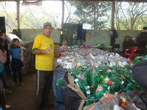 serviço de terraplanagem, integrantes do Grupo Dispersores começaram