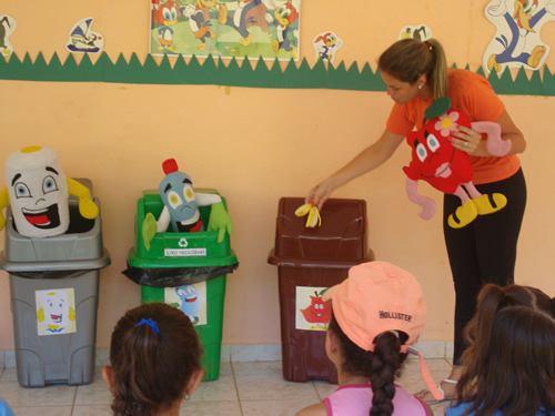Grupo Dispersores promove atividades de Educação Ambiental com alunos das escolas rurais 30 de Abril de 2014 Através de uma parceria firmada com a Prefeitura Municipal de Brazópolis, a ONG Grupo