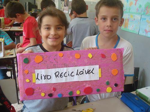 equilibrada e sustentável. No mês de abril a pedagoga ambiental Isis Palma, coordenadora do projeto, realizou atividades de educação ambiental com os alunos das escolas municipais da zona rural.