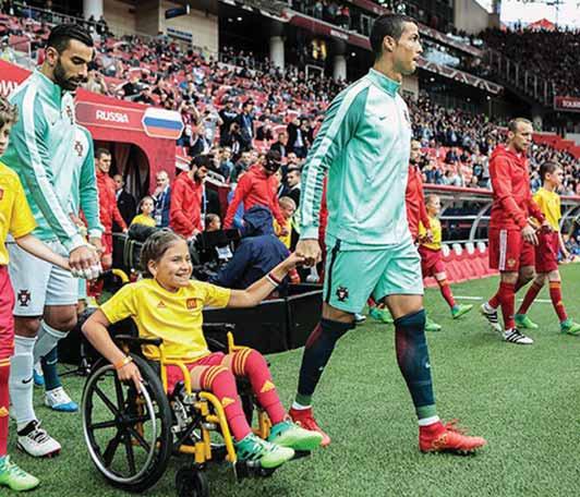 V súboji proti domácemu Rusku (1:0) sa Ronaldo presadil hlavičkou už v 8. min.