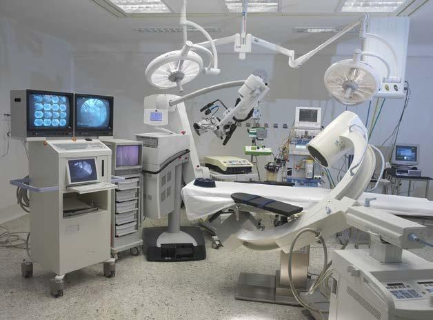 Determinação do número de salas de cirurgia Um hospital deve possuir pelo menos uma sala de operações para cada 50 leitos clínicos e uma sala de operações para cada 25