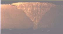 Figura 5 Tubos de caldeira de materiais dissimilares soldados (aço cromo molibdênio e aço inoxidável austenitico), que apresentam processo de corrosão-fadiga na interface entre a solda de inox