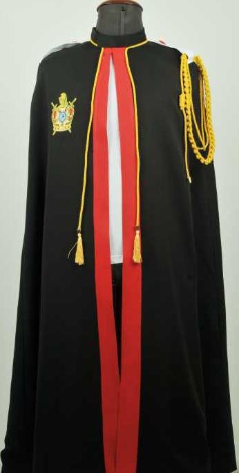 SI 29 Capa dos Oficiais Padrão do Supremo Conselho; Torçal amarelo usado para segurar a capa, com apenas