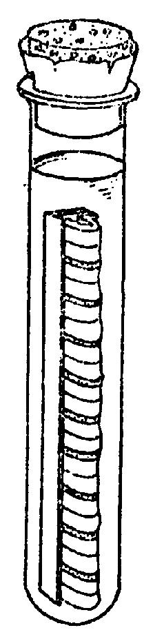 Os corpos-de-prova foram curvados em forma de U e colocados em um suporte para manter a curvatura, mergulhados em uma solução aquosa a 1% com sabão aniônico (Triton X 1) a 5ºC, conforme mostrado na