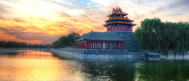 2º dia Beijing [ C, A, - ] Dia todo de passeio com visita à Praça Tian An Men (Praça da Paz Celestial), ao Palácio Imperial (Cidade Proibida) e ao Palácio de Verão.