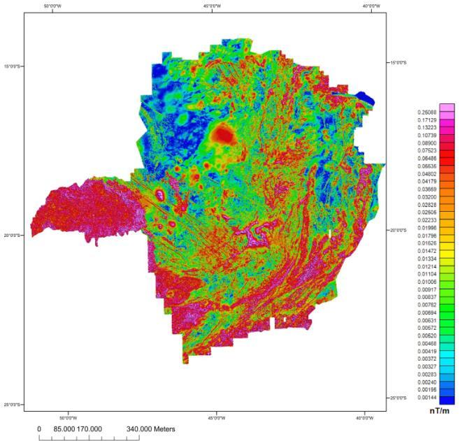 CAPITULO 4 ANÁLISE QUALITATIVA 4.1 INTRODUÇÃO Este capítulo apresenta os resultados obtidos a partir da análise qualitativa dos dados magnetométricos e radiométricos.