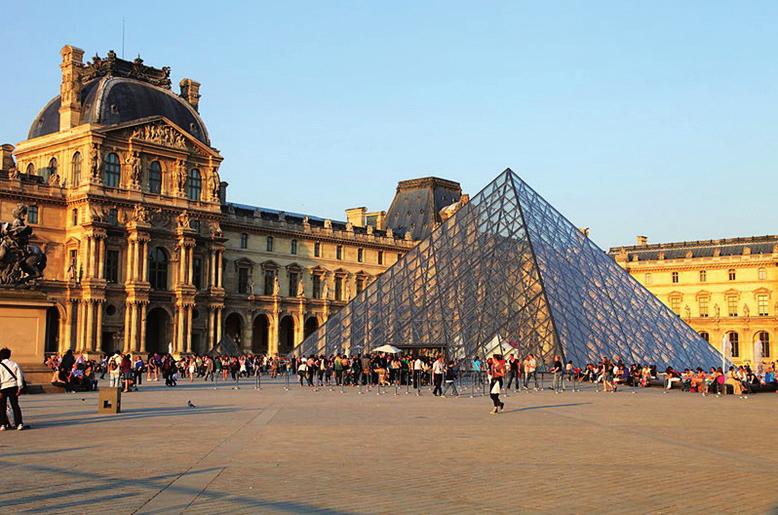 Terceira Etapa Fique por dentro! Atividade Pirâmide de vidro. Você já ouviu falar do museu do Louvre, em Paris?