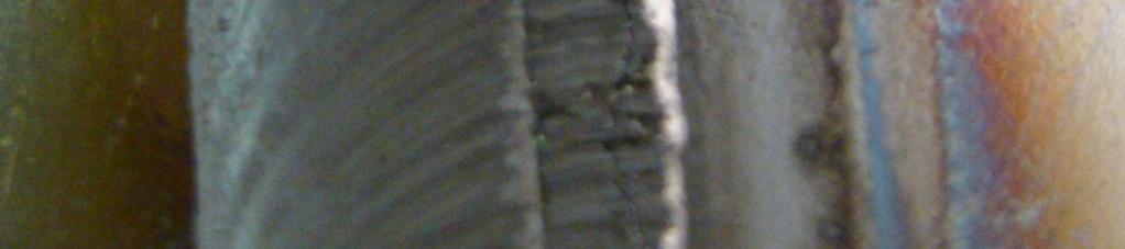 Nota-se que a fratura ocorreu na longitudinal do cordão de solda, enfatizando a potencialidade de medição da ductilidade na