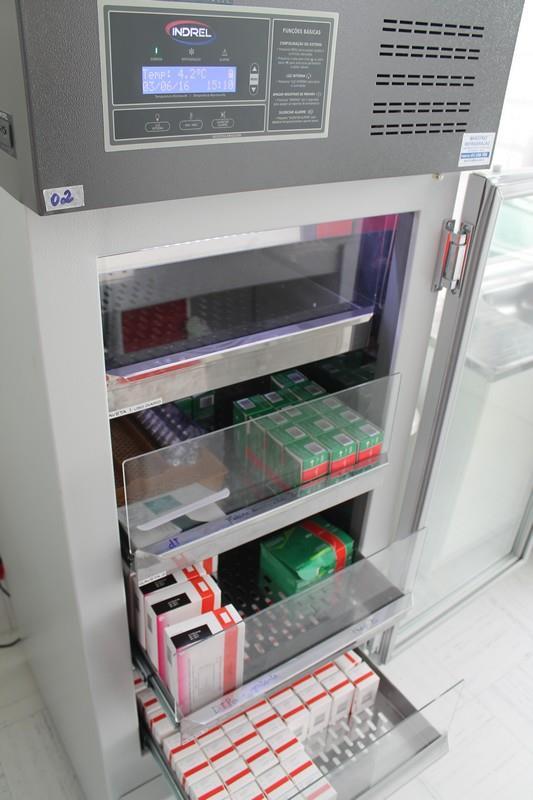 Procedimentos básicos para armazenamento Usar tomada ou conexão com a fonte de energia elétrica, exclusivos para o refrigerador.