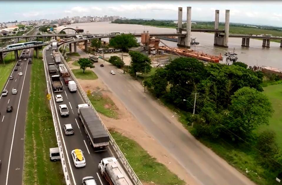 A Velha Ponte do Guaíba foi inaugurada em 28/12/1958, liga a RM de Porto Alegre à porção