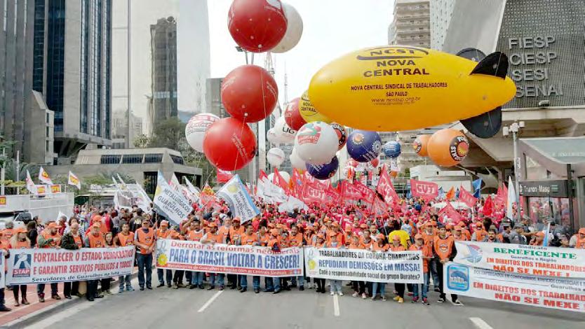 Depois das assembleias nas fábricas, diretoria e assessoria foram para a manifestação na Avenida Paulista, onde se