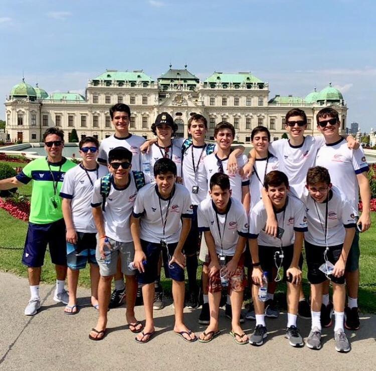 Clínica de Handebol Áustria 12 a 23 de julho 13 estudantes acompanhados pelo professor Fabiani participaram da Clínica de