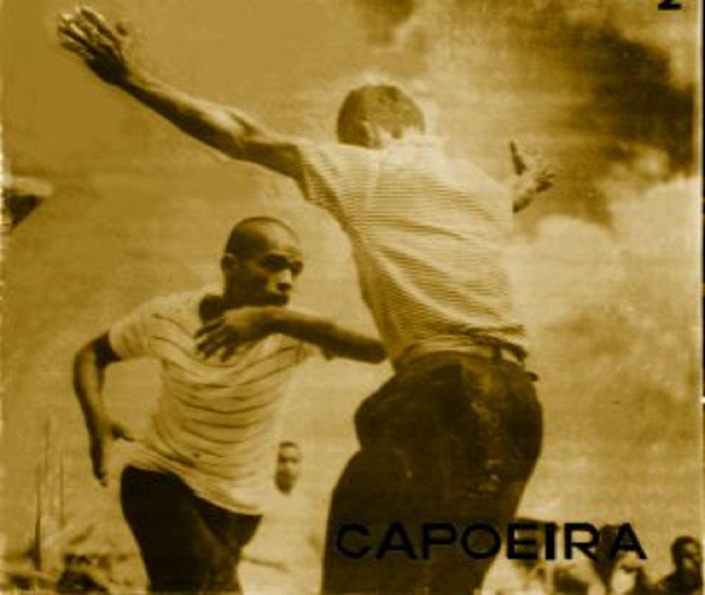 A Capoeira de Angola Há uma grande controvérsia em torno da Capoeira Angola, o que faz com que este seja um dos mais difíceis, senão o mais difícil tema para se discutir na capoeira.