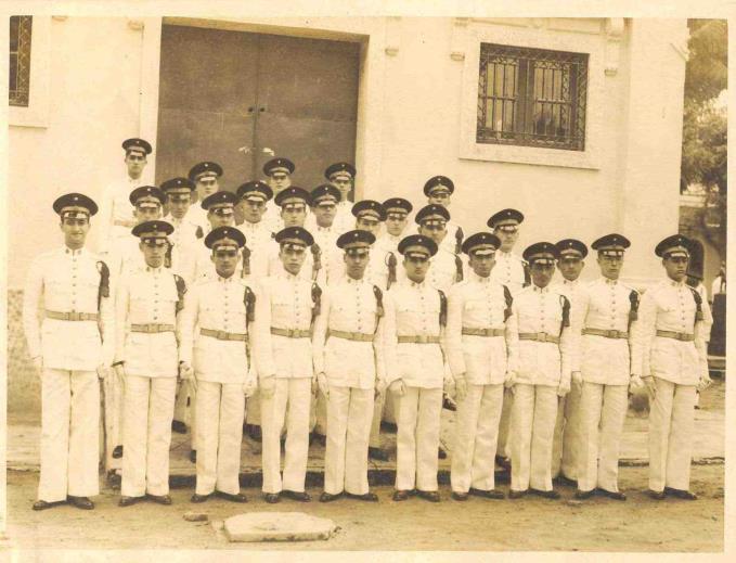 A foto mostra o Cadete Moyses (1ª. Fila, 1º. à esquerda), por ocasião da sua formatura na Escola Militar do Realengo.