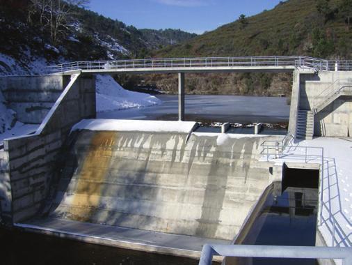 O aproveitamento hidroeléctrico de Vales foi dimensionado para o caudal máximo derivável de 2.9 m 3 /s, para a queda bruta máxima de cerca de 134.0 m e para a potência de 3.