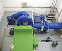 O grupo turbina-gerador, a central óleo-hidráulica de regulação e os quadros eléctricos de média tensão, localizam-se no piso intermédio, à cota 440.5.