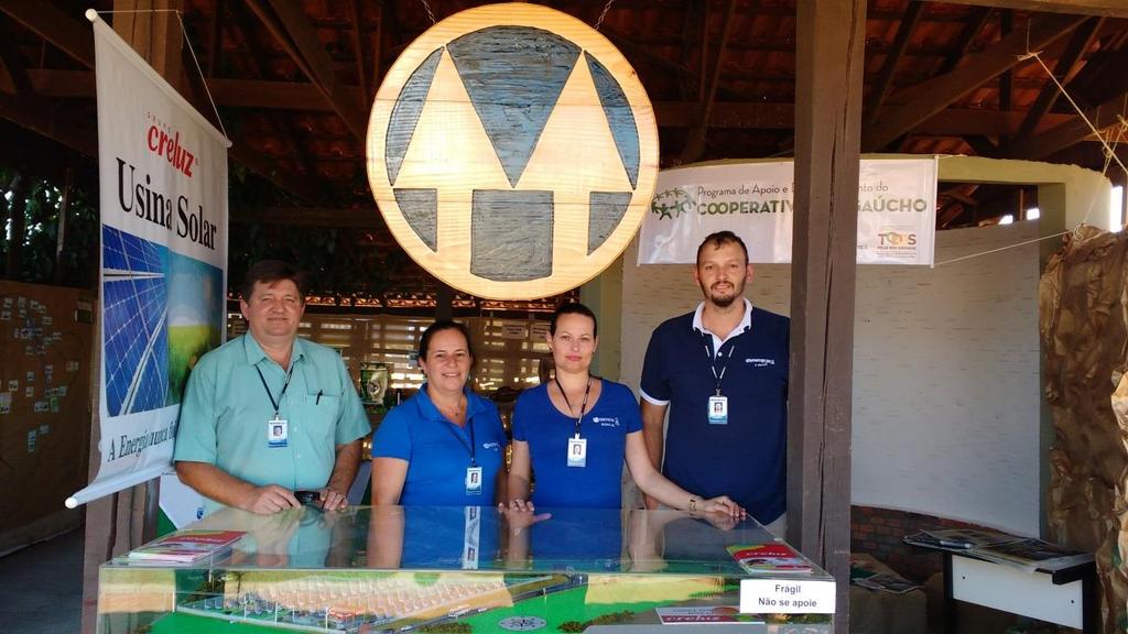 Técnico da Emater/RS Ascar Lino Moura, na Parcela do Cooperativismo na Feira Expodireto em Não-Me-Toque/RS (Realizada de