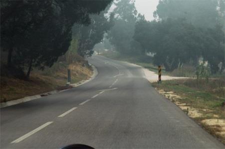 b) Não, apenas estou obrigado a regular a velocidade em função do limite máximo