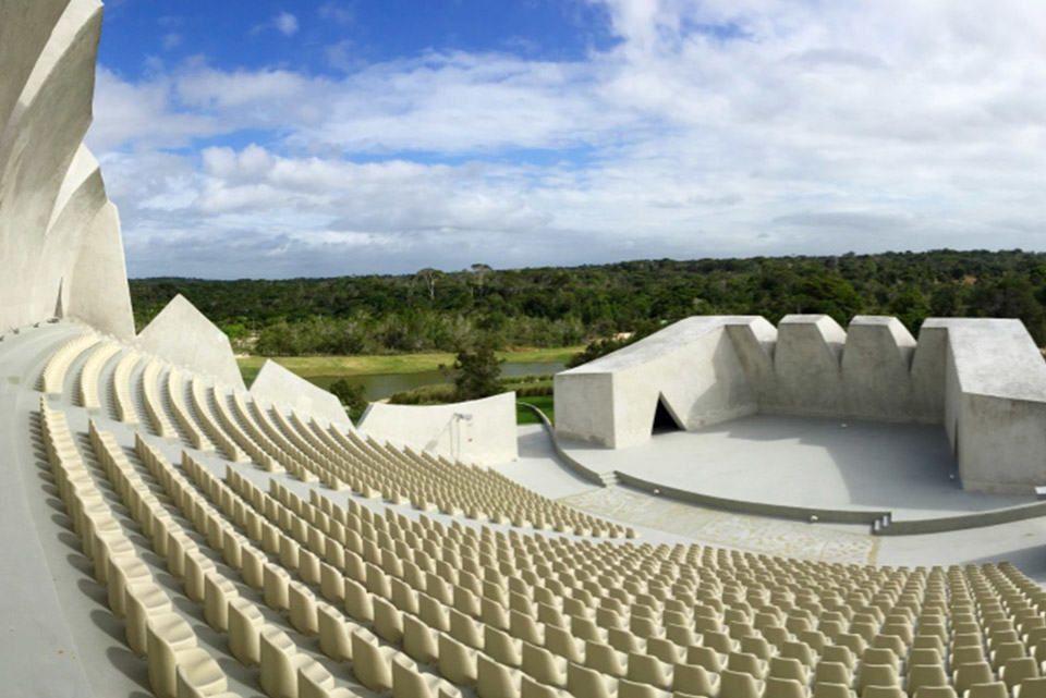 1º Dança Brasil Apresentado no maravilhoso Teatro L Occitane Ficha técnica Palco Aberto 254m²: mais de 1.000 lugares Palco Coberto 254m²: mais de 1.