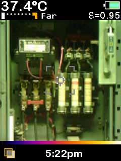 O compressor da segunda fase parece estar frio, enquanto os restantes três compressores do sistema