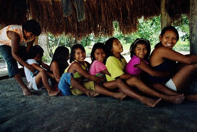 28 e Visita Jogo 28 setembro 10h00-11h30 14h00-15h30 29 setembro 15h00-16h00 Arranca mandioca visita com brincadeira às «Galerias da Amazónia» Como vivem as crianças índias, hoje, na Floresta