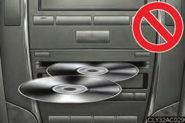 3-2. Uso do sistema de áudio NOTA Precauções quanto ao CD player A negligência quanto às precauções abaixo poderá resultar em danos graves aos CDs ou ao CD player.