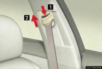 1-3. Componentes ajustáveis (bancos, espelhos, volante de direção) Ajustar a altura do cinto nos bancos dianteiros Abaixar Levantar
