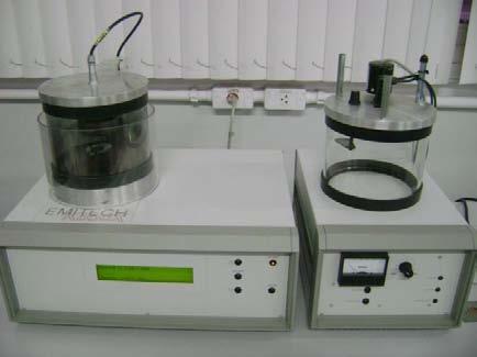 6c, que exibe as amostras durante o processo de metalização.