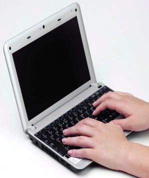 Classificação dos computadores quanto ao porte ou tamanho Pequeno porte Portáteis Microcomputador (desktop): Os microcomputadores surgiram em 1974, são computadores pessoais (PC), destinados ao uso