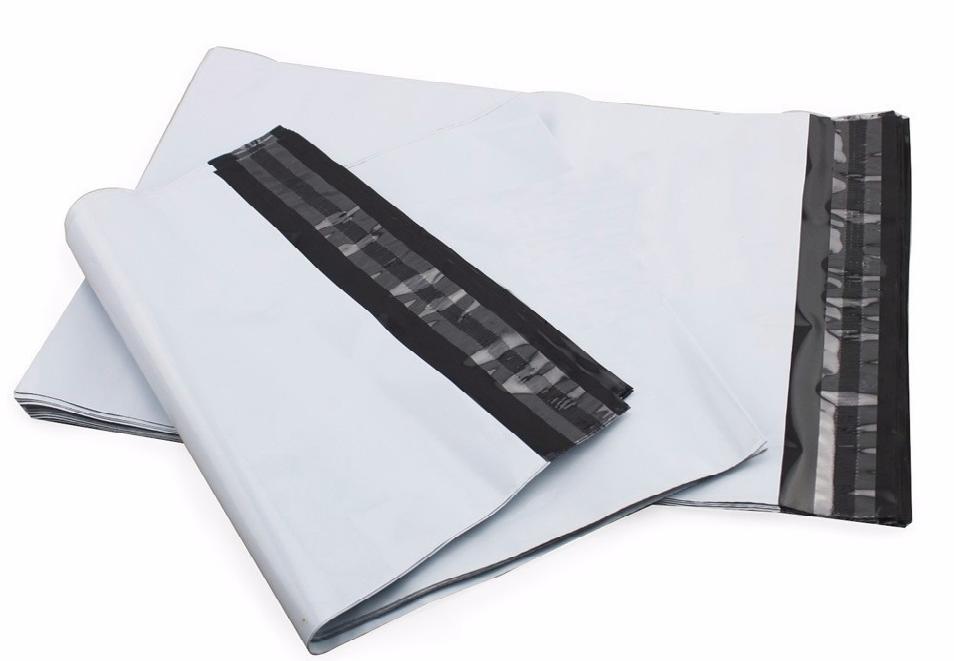 Envelope plástico com lacre anti violação Esta embalagem possui um perfil de envelope geralmente produzido em polietileno coextrusado, onde seu interior é em preto e o exterior em branco o que causa