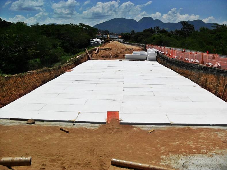 Poliestireno Expansível EPS na construção civil para análise das utilizações deste material no mercado e um estudo de uma