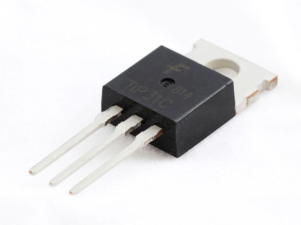 Transistor Em 1947, na Universidade de Stanford, foi inventado o primeiro transistor. É considerado a maior invenção da eletrônica até hoje.