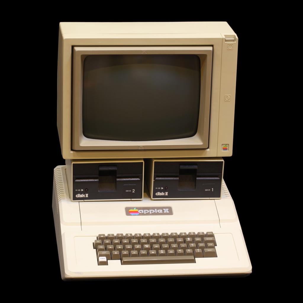 Apple II O Apple II foi lançado em 1976, por Steve Jobs e Steve Wozniak