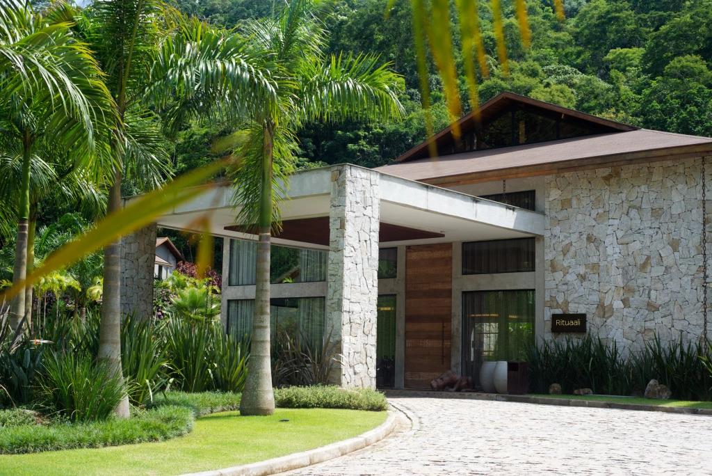Assine DECORAÇÃO DE INTERIORES Conheça as acomodações relaxantes do spa Rituaali Localizado em Penedo (RJ), o projeto faz uso de materiais
