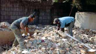 Preveem espaço para a triagem em pátio, estimando-se a presença predominante de resíduos da construção civil.