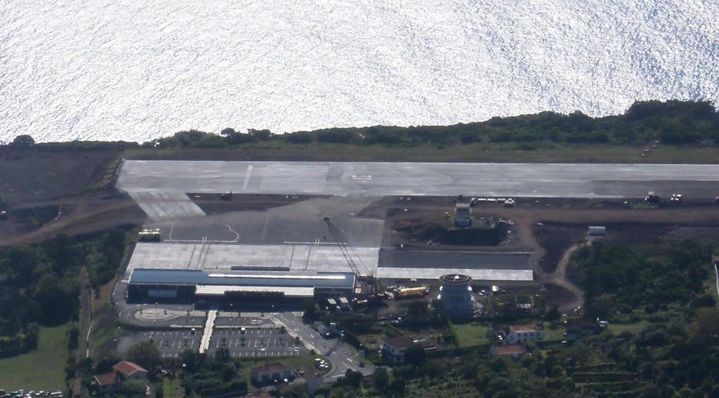 Ampliação da Pista do Aeroporto de SÃO JORGE, Açores, PORTUGAL SATA - Gestão de Aeródromos 2008 Extension de la Piste de l