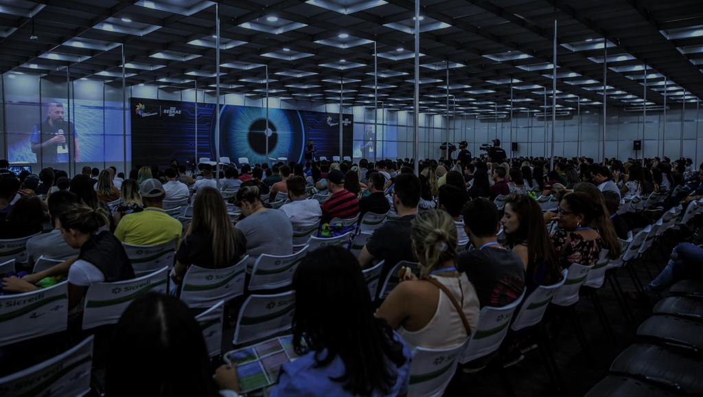 salas de palestra e capacitação Destaque da logomarca na capa das cadeiras da feira durante os quatro dias de realização do evento!