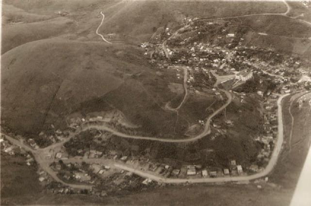 Dava-se assim início ao bairro Pau D'Alho que recebeu esse nome devido a grandes árvores Pau D'alho existentes no local.