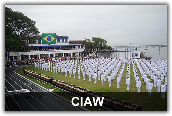 A INSTITUIÇÃO O CIAW está localizado na baía de Guanabara, a Ilha das Enxadas tem como pontos mais próximos do continente o Arsenal de Marinha do Rio de Janeiro e o Píer da Praça Mauá.