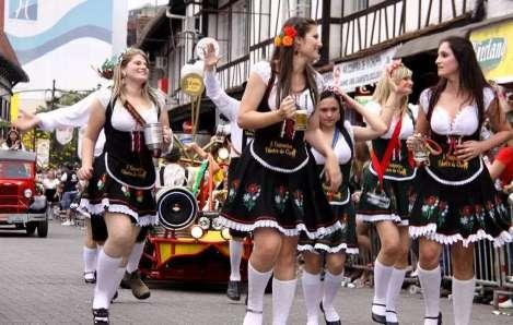 É considerada uma das maiores festas alemãs das Américas, a maior festa germânica do Brasil, e é uma das maiores Oktoberfests do mundo, junto da Oktoberfest de Kitchener-Waterloo no Canadá