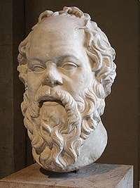 Sócrates 469 a 399 a. C. (Formação das Sociedades) Sócrates não deixou nada escrito, o que sabemos foi copilado pelo seu discípulo Platão. Nasceu em Atenas.